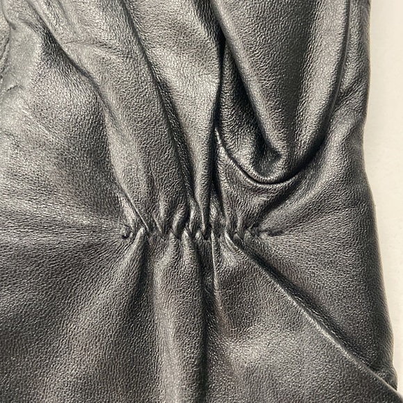 Black leather gloves - Picture 6 of 8